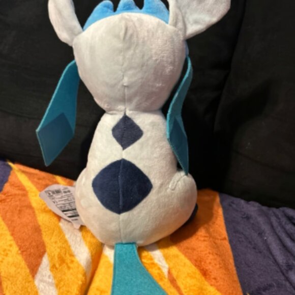 Pokemon Glaceon Plush NWT New with Tag Japanese Import - Picture 4 of 4